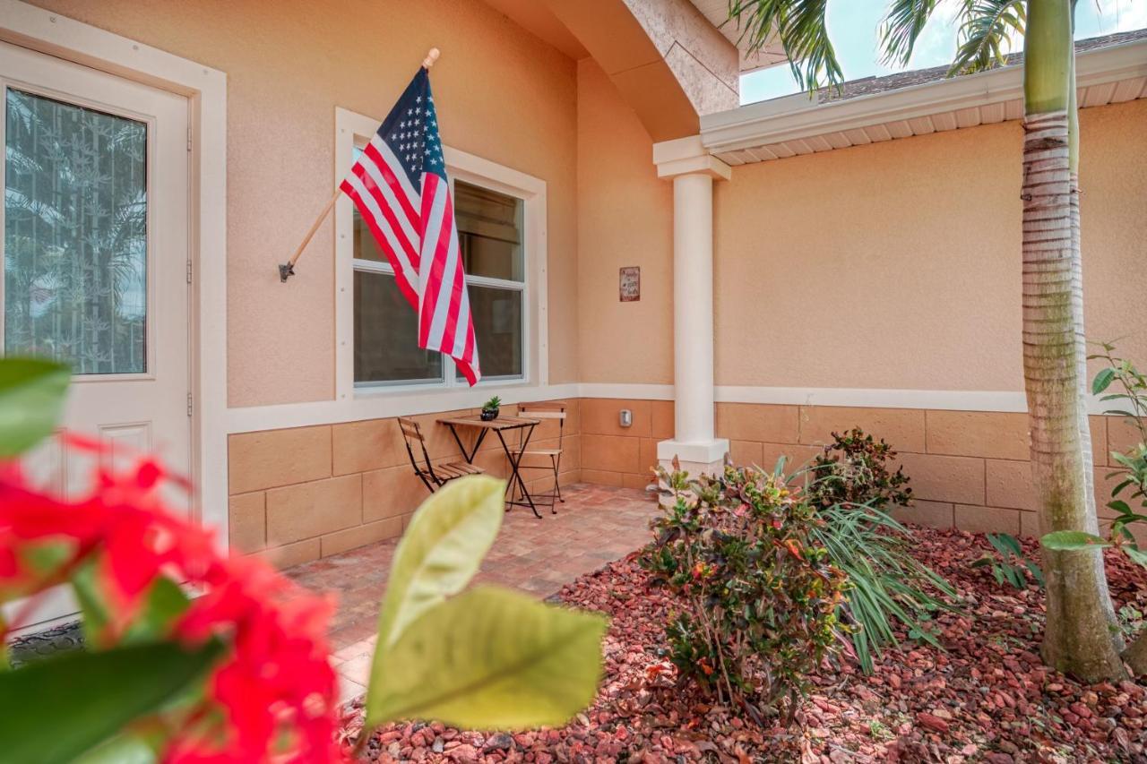 Villa Holiday Sunrise Cape Coral Eksteriør billede